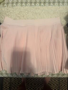 Lululemon Pleated Pink Women's Skirt - 6- Lightweight Everyday Style EUC
